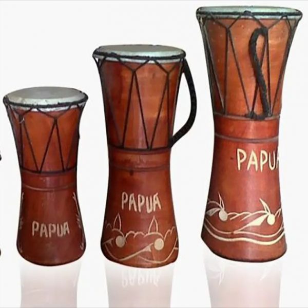 Tifa alat musik dari Papua