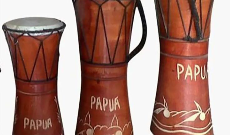 Tifa alat musik dari Papua